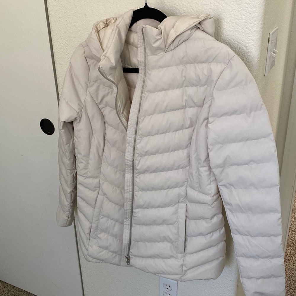 32 degrees light coat cream color
